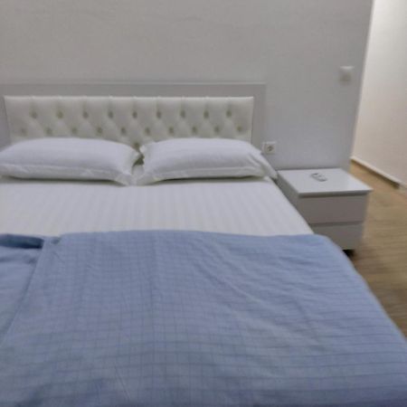 Spacious Apartment Near The Beach Саранде Екстериор снимка