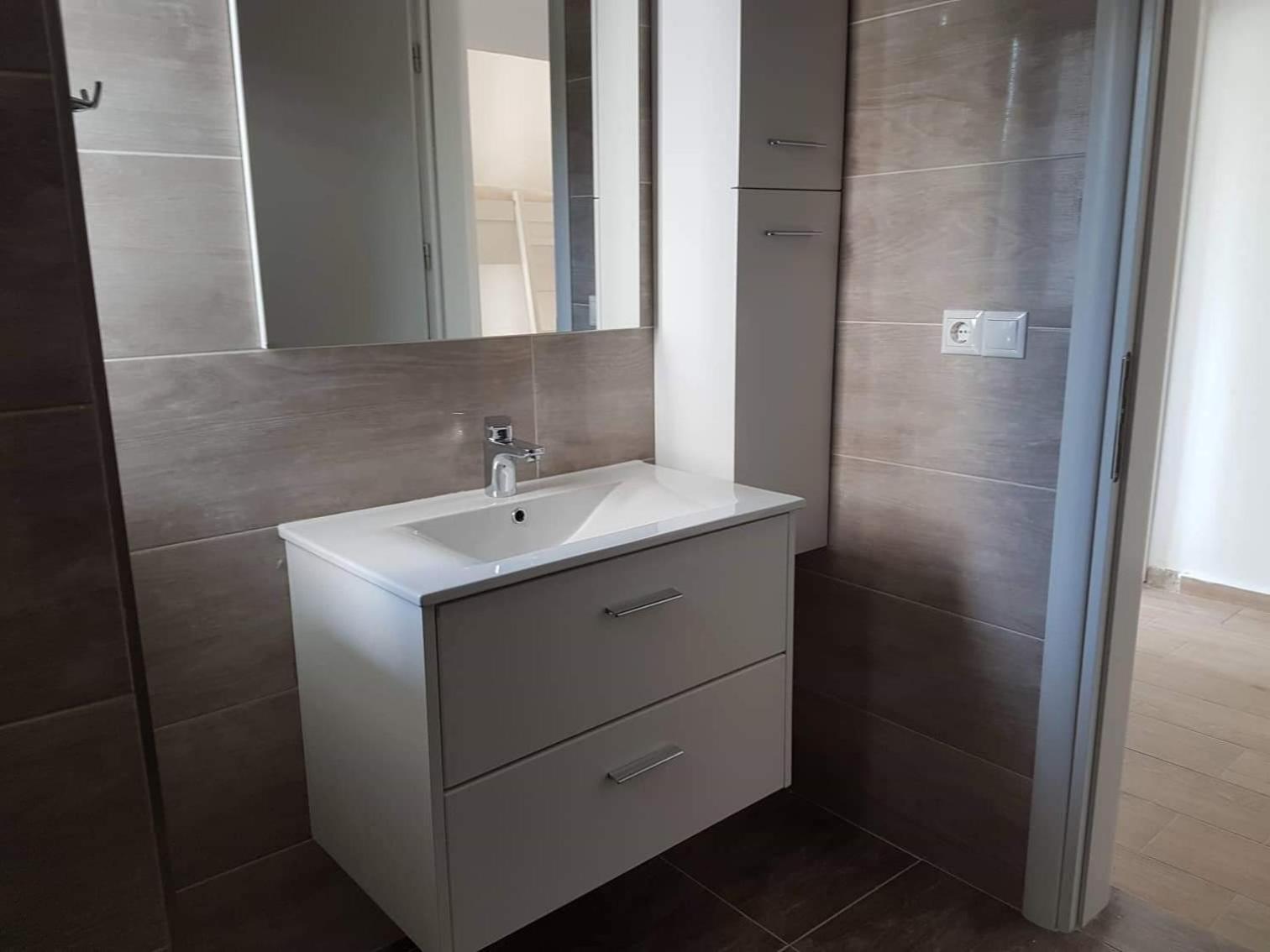 Spacious Apartment Near The Beach Саранде Екстериор снимка