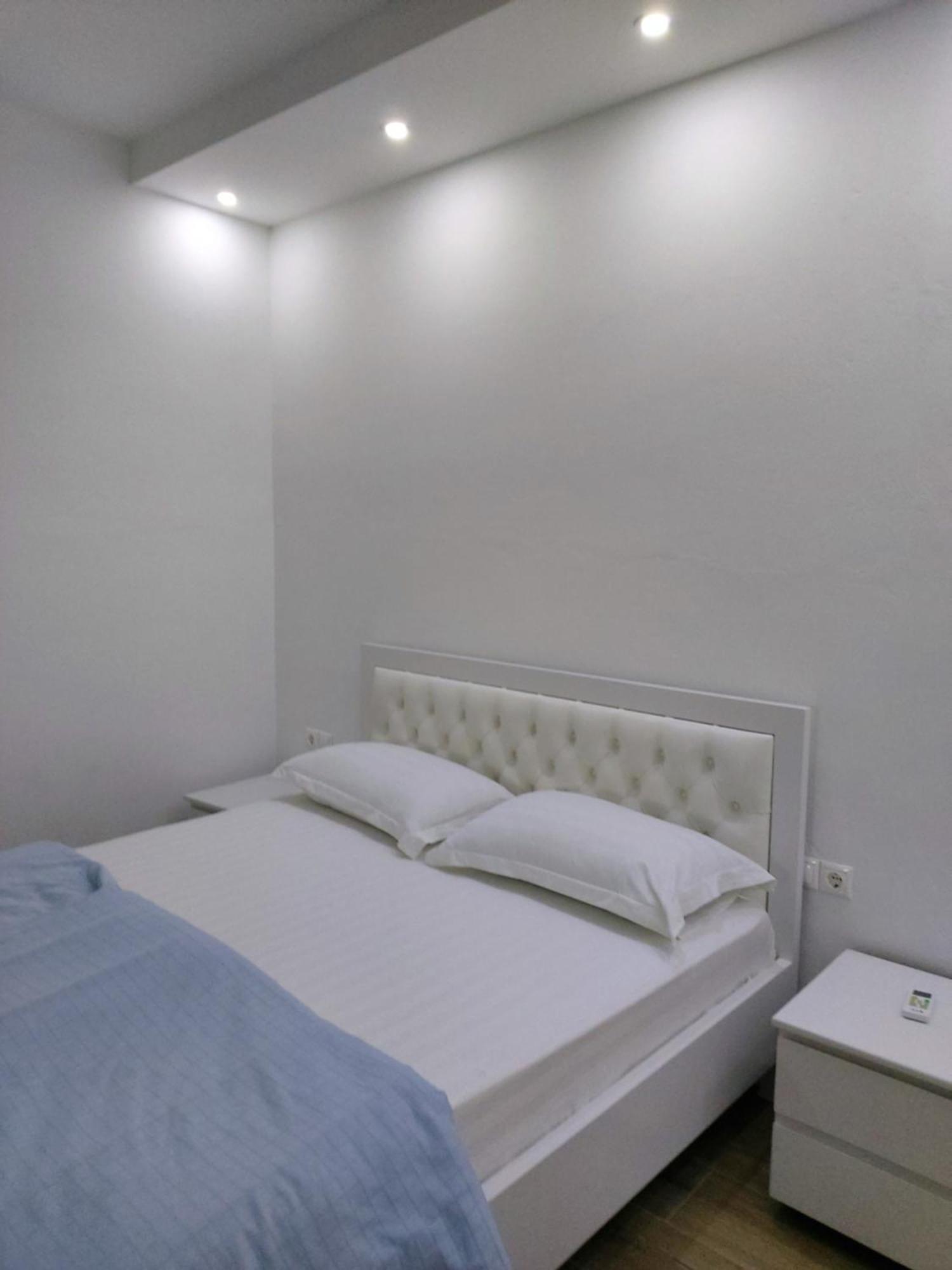 Spacious Apartment Near The Beach Саранде Екстериор снимка